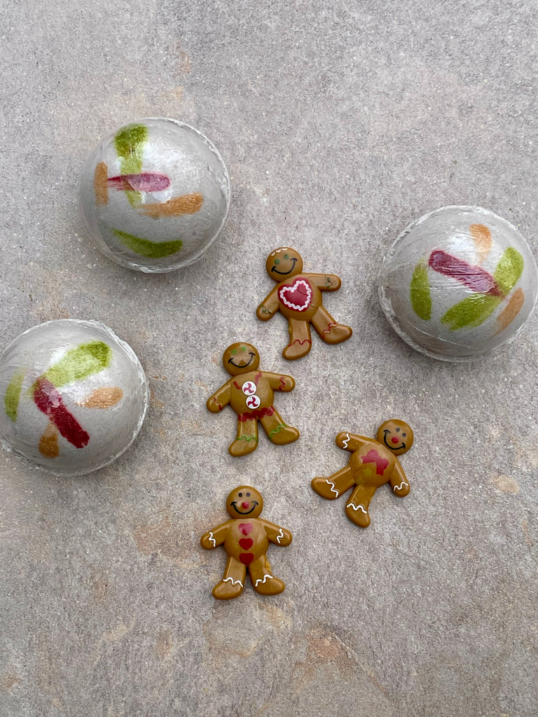 Gingerbread Man Bath Bomb - Toy Inside